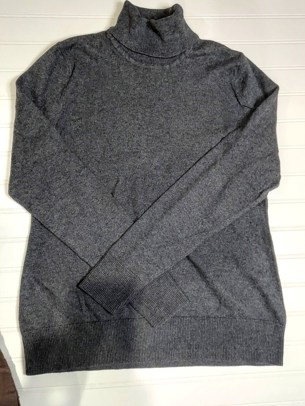 Eddie Bauer Womens Charcoal Gray Turtleneck Sweater Size MED, Basics Preppy Cozy